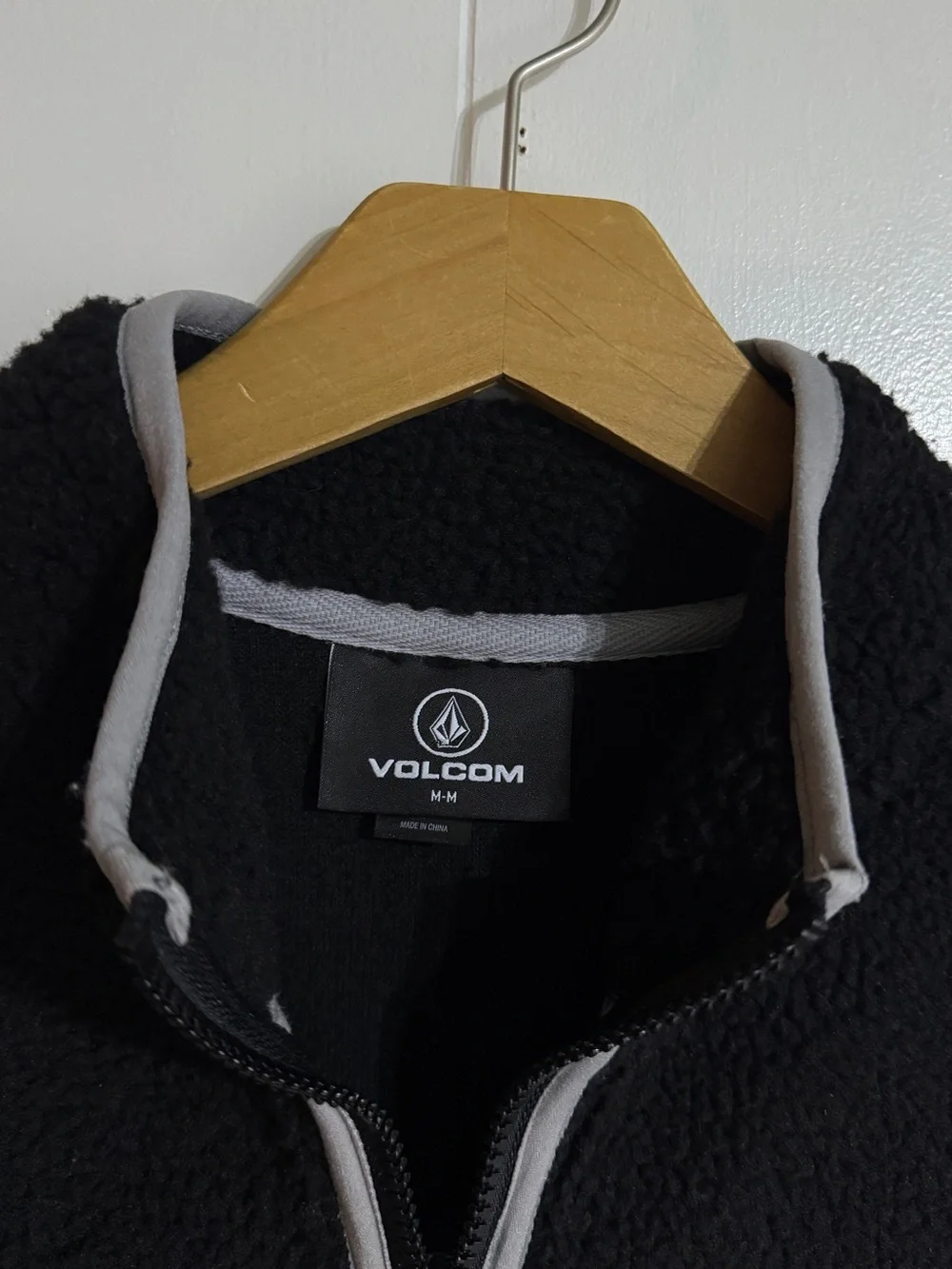 Volcom Black Fleece Vest Full Zip Sherpa Cozy Business Casual